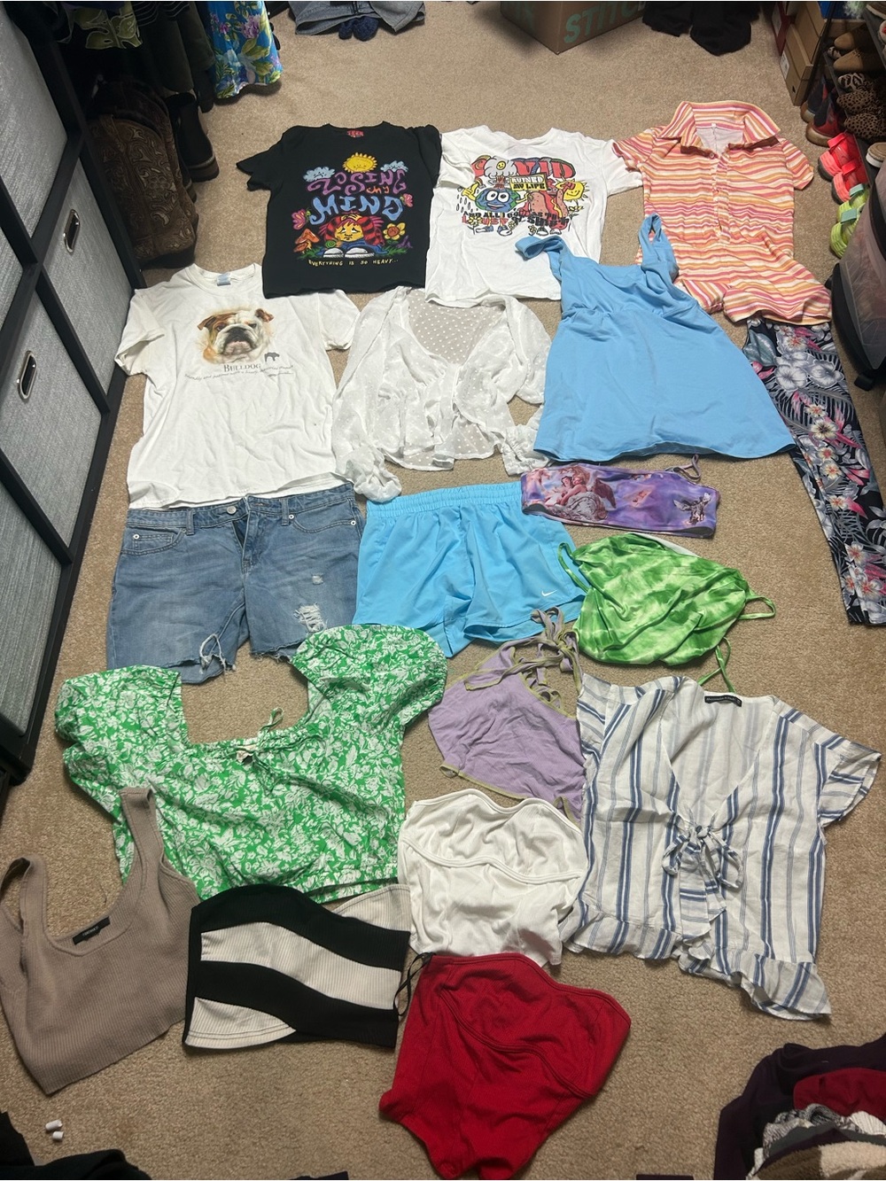 Huge Women’s shirt and pants bundle (Sz Small)